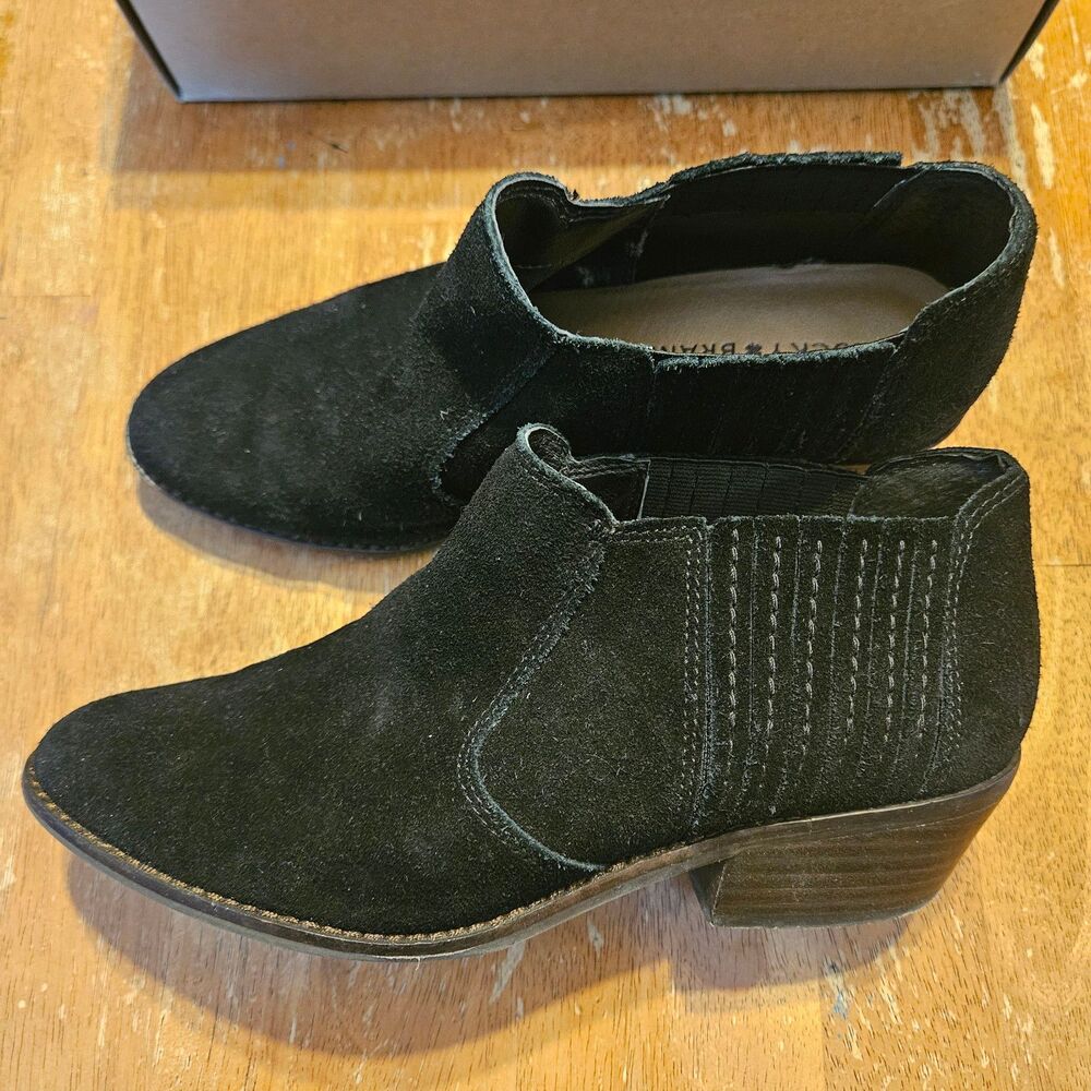Lucky Brand Black Suede Folley Ankle Booties Size 7 Chunky Block Stacked Heel
